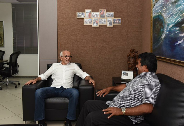 Bigode cobra conclusão da Avenida Alexandre Alcino no Santa Maria