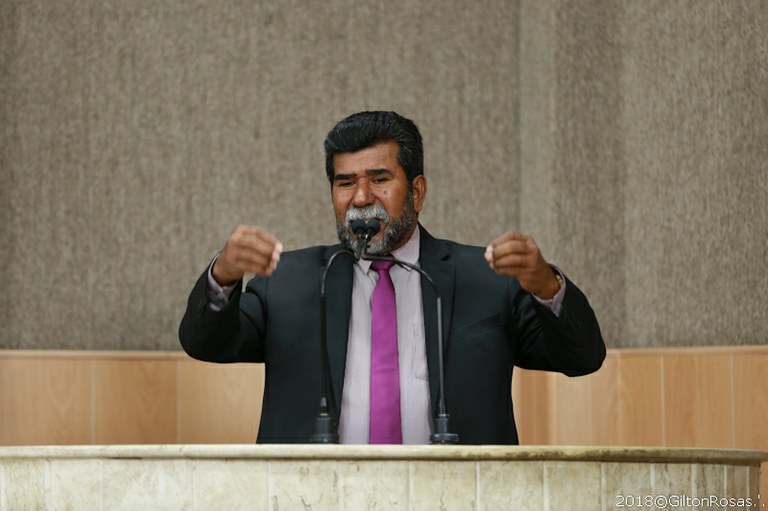 Bigode do Santa Maria pede carro fumacê para bairros de Aracaju