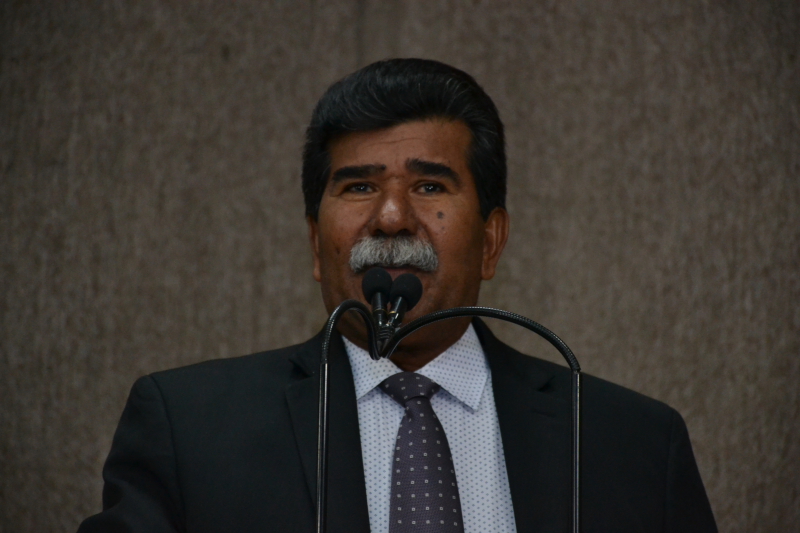 Bigode cobra resolução de problema de esgoto no Santa Maria 