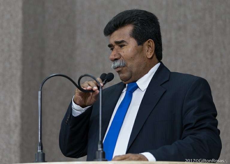 Bigode do Santa Maria agradece novas linhas de ônibus