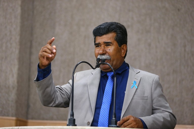 Bigode do Santa Maria agradece por obras no Almirante Tamandaré