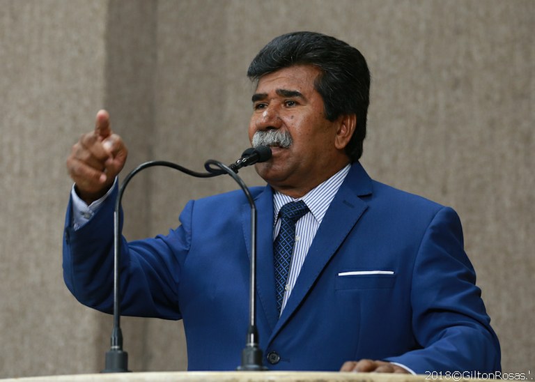 Bigode do Santa Maria lamenta situação do Brasil 