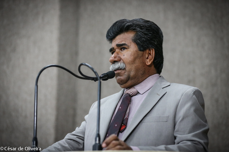 Bigode do Santana Maria cobra do governo federal investimentos para áreas periféricas