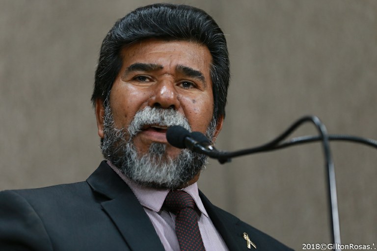 Bigode pede recapeamento asfáltico no São Conrado 