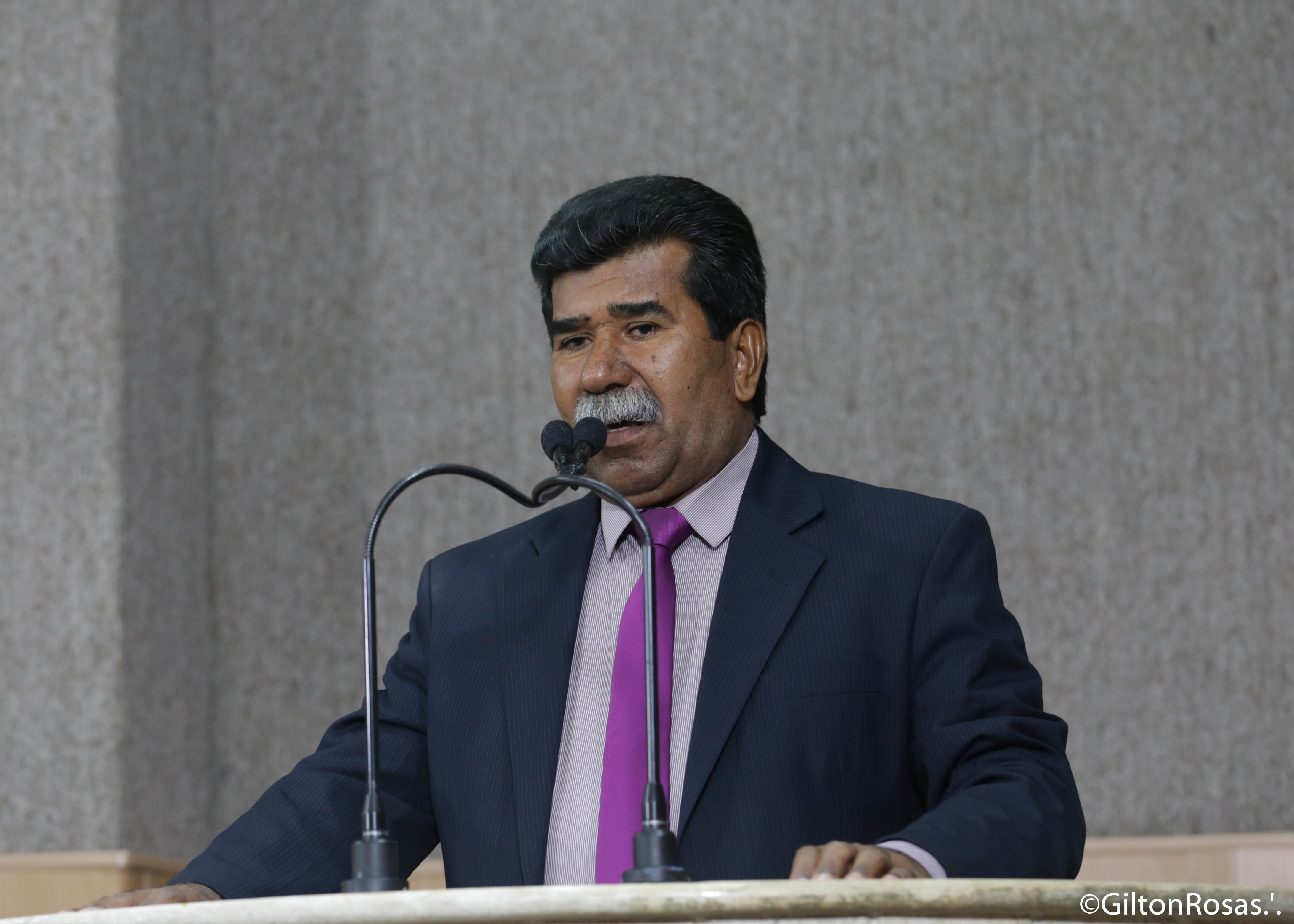 Bigode relata situação precária das unidades de saúde do Santa Maria