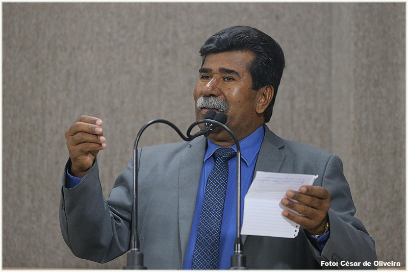Bigode solicita permanência da feira do Santos Dumont