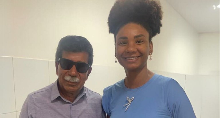 Bigode visita UBS do Santa Maria