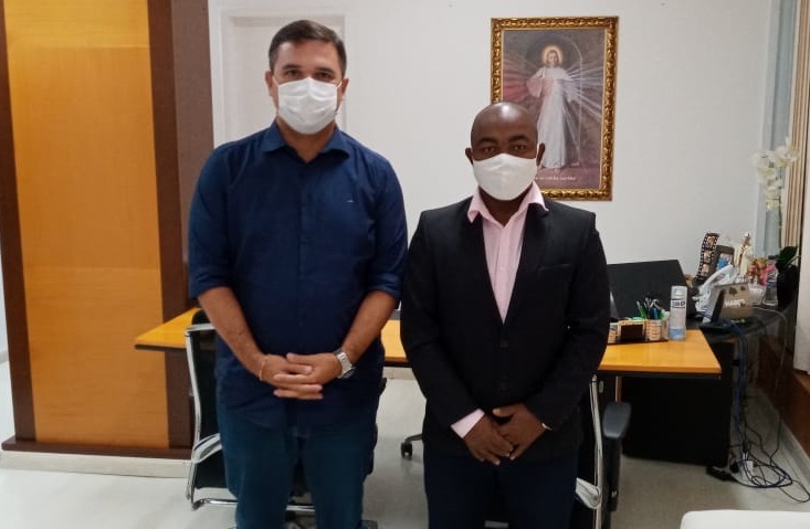 Binho é recebido pelo secretário Felizola no Palácio de Despachos