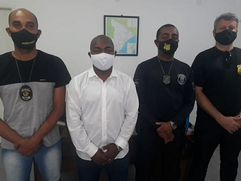 Binho recebe apoio e trata de vacinação dos policiais penais