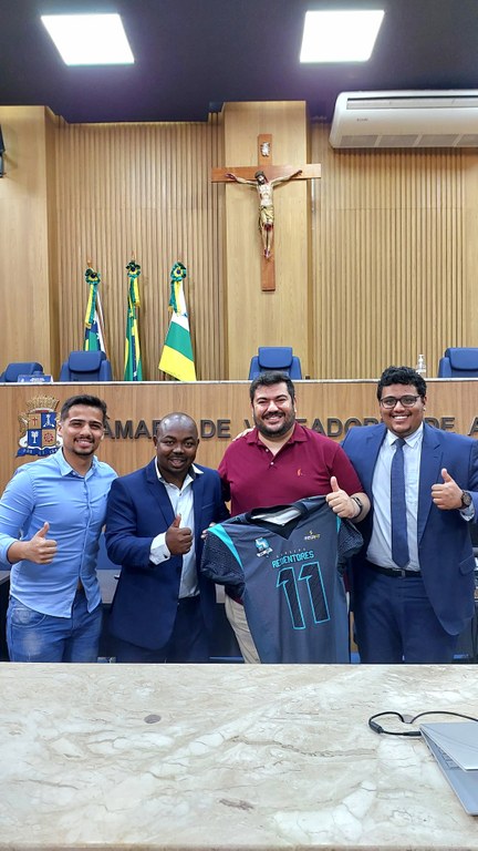 Binho recebe direção do time de futebol americano Sergipe Redentores