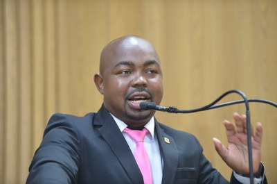 Binho solicita obra de reparo e desobstrução de bueiros em ruas da capital