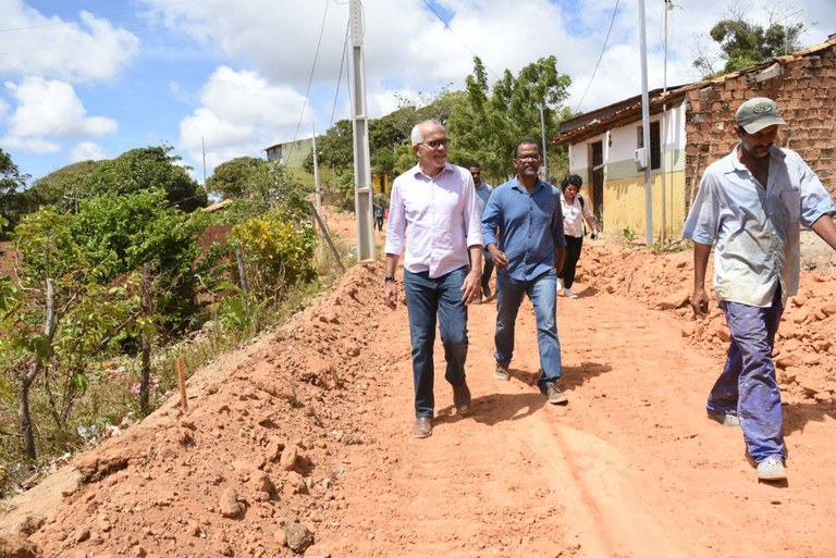 Bittencourt acompanha retorno das obras de infraestrutura no Marivan