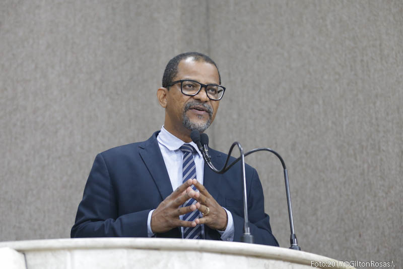 Bittencourt está preocupado com a venda de carne nas feiras livres da capital