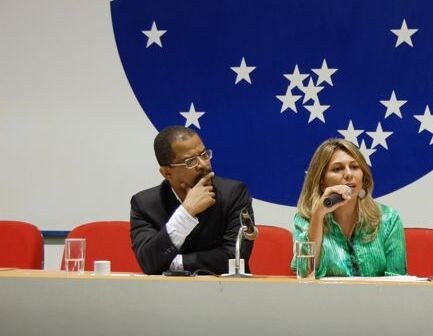 Bittencourt parabeniza Lucimara Passos, nova presidenta do PCdoB em Aracaju