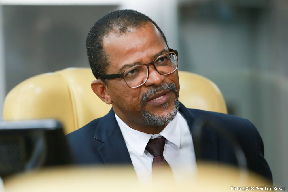 Bittencourt pede apoio para atletas sergipanos