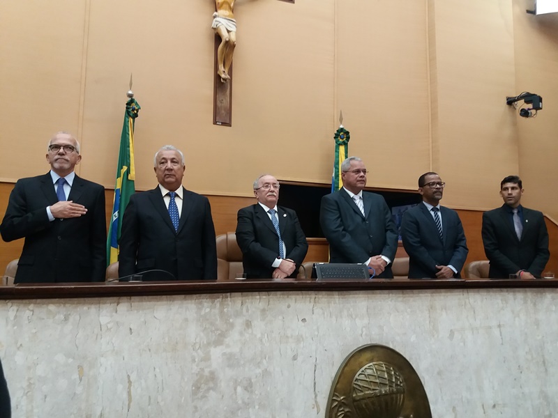 Bittencourt prestigia entrega de Título Cidadão Sergipano