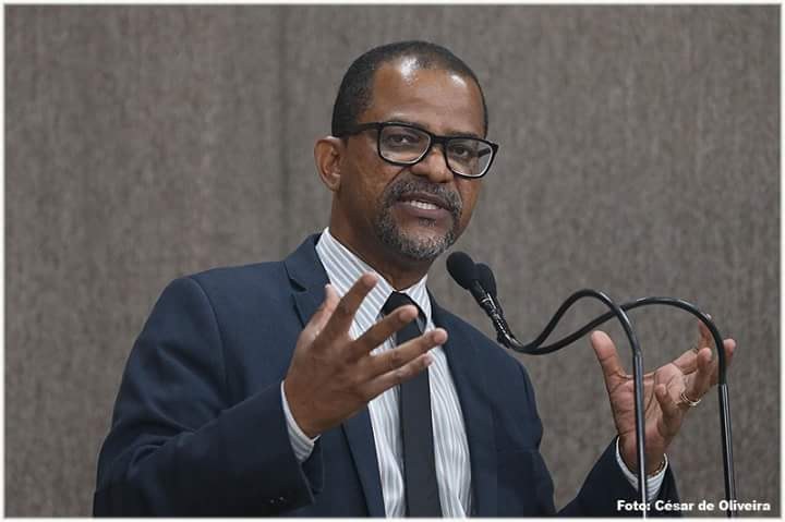 Bittencourt rebate Iran quanto a prorrogação do mandato dos diretores da Rede Municipal de Ensino