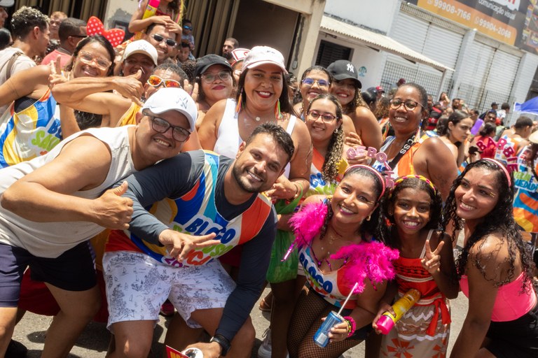 Bloco Saudoso Tuca 2025 reúne mais de cinco mil foliões