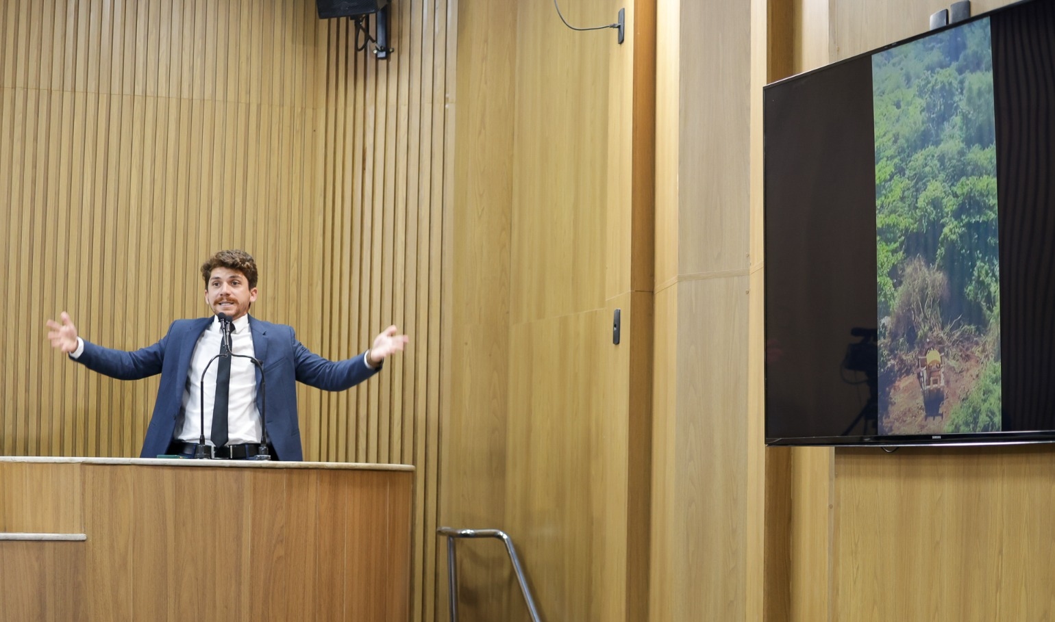 Breno Garibalde: “Nosso Plano Diretor permitiu a derrubada de 619 espécies arbóreas"