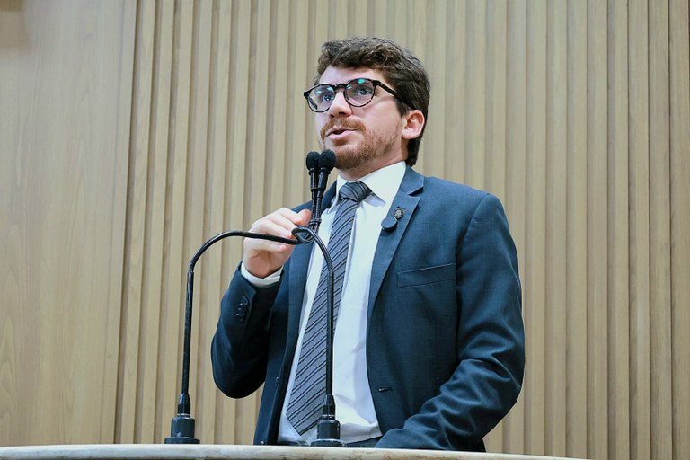 Breno Garibalde alerta para devastação ambiental em obra da Coroa do Meio 