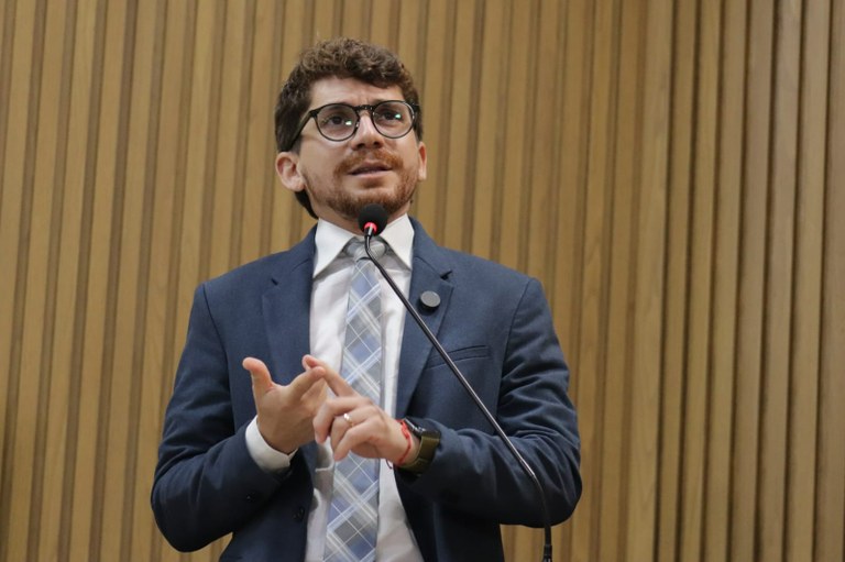 Breno Garibalde critica falhas no transporte público de Aracaju