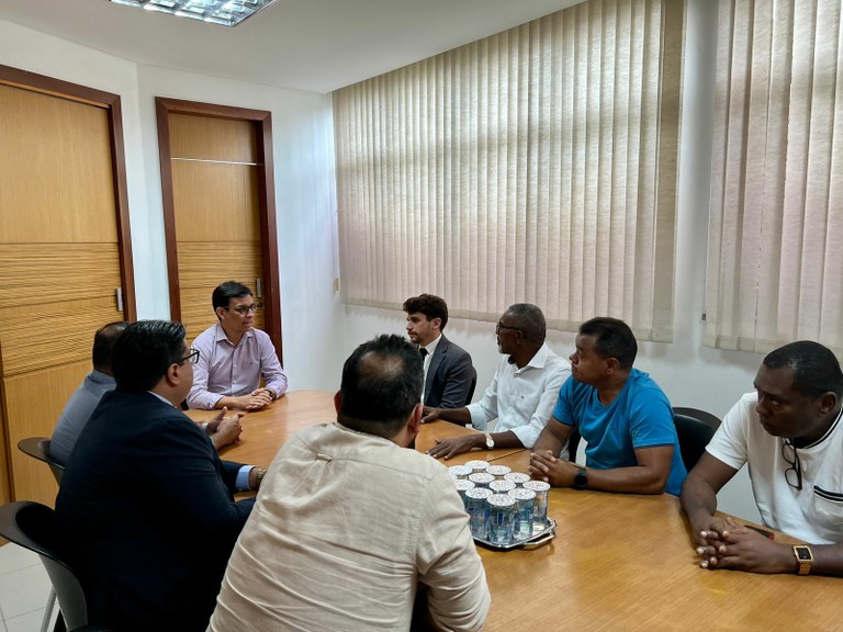 Breno Garibalde discute melhorias no tráfego da Avenida José Carlos Silva