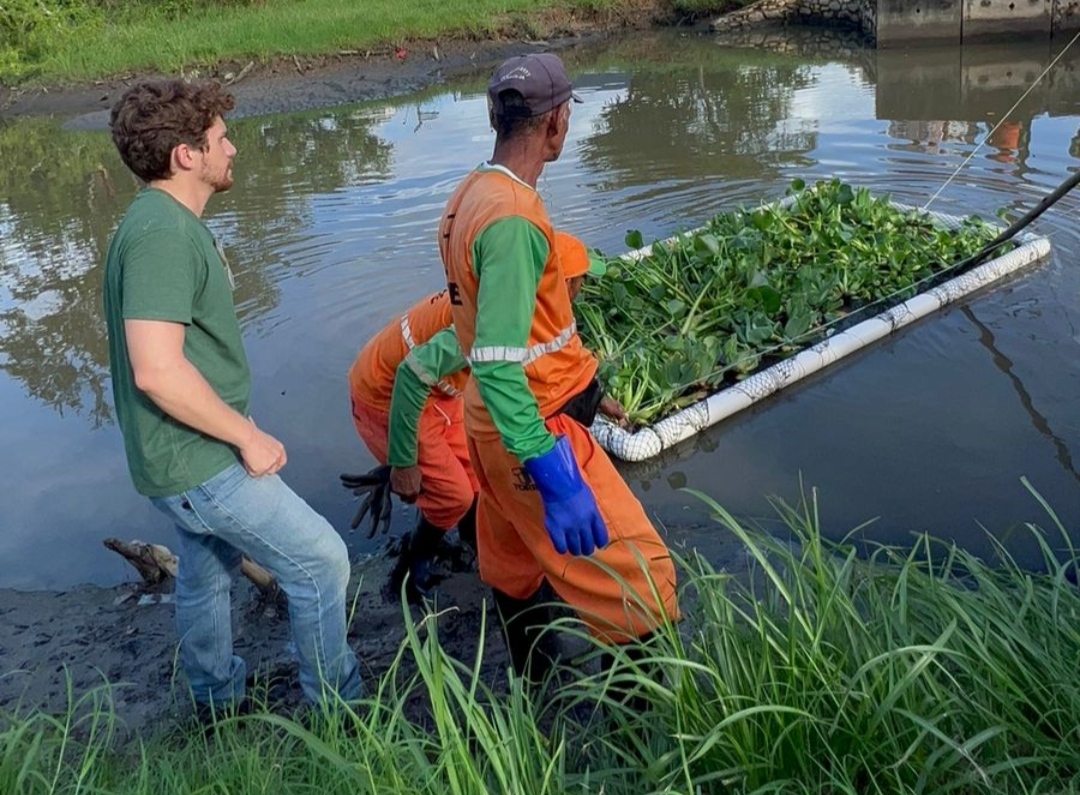Breno Garibalde implementa jardim flutuante em Aracaju