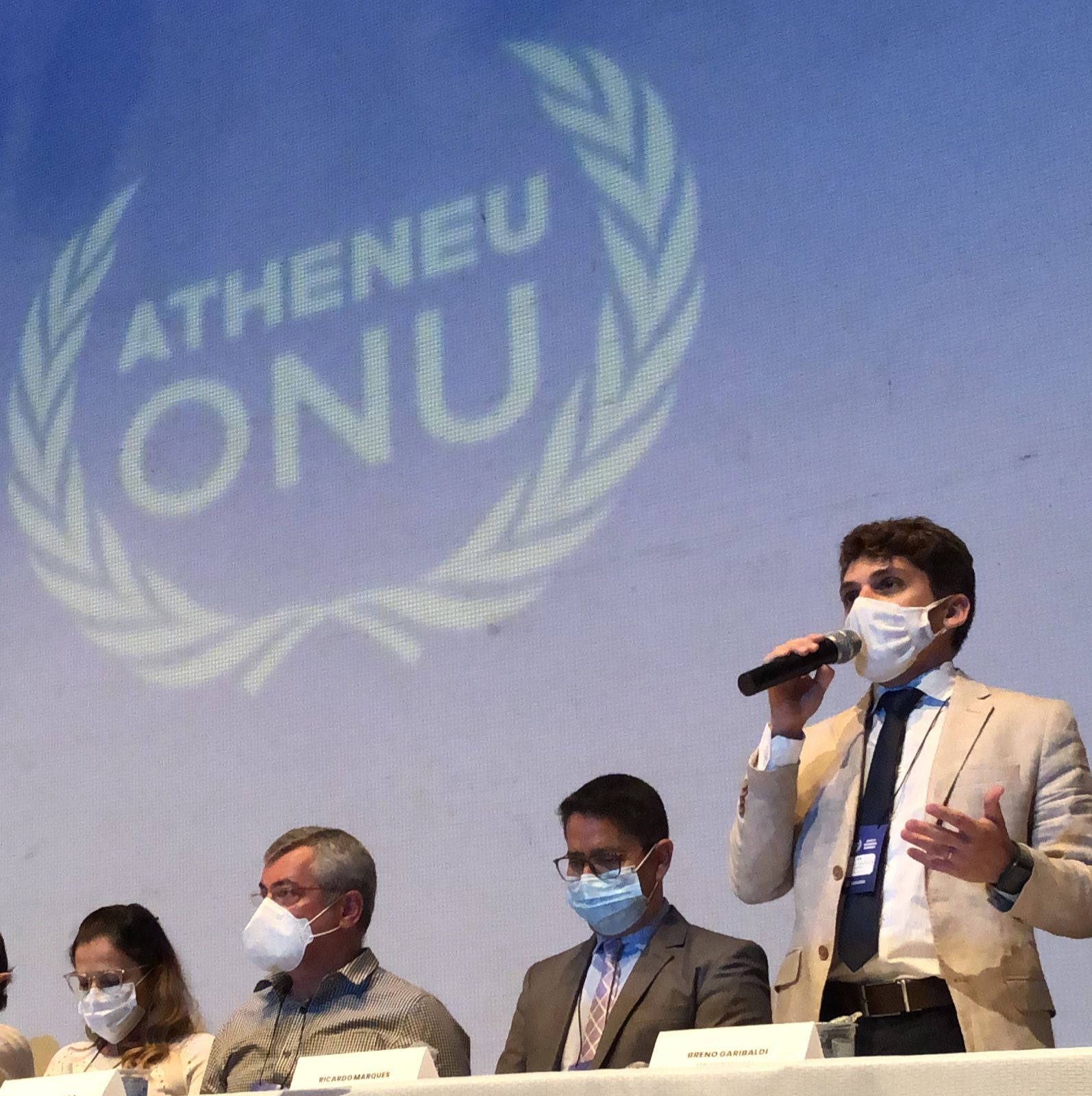 Breno Garibalde participa de simulação da Assembleia da ONU