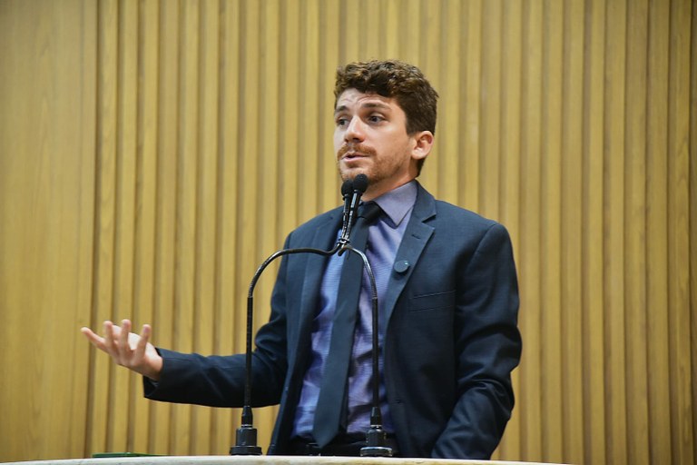 Breno Garibalde pede retomada do programa Jovem Aprendiz na gestão municipal