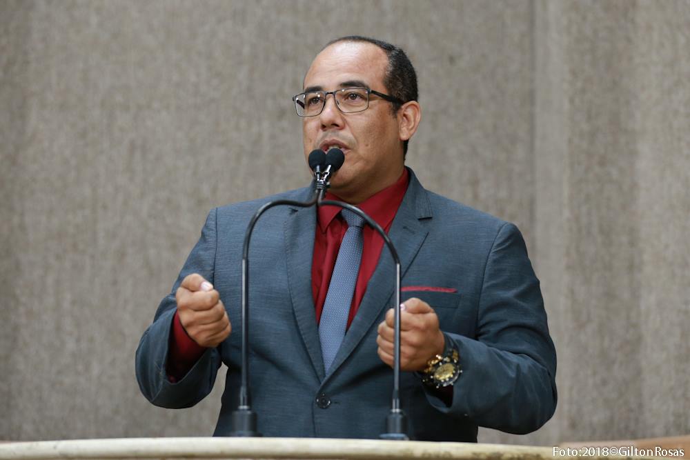 Cabo Amintas anuncia projeto de acolhimento para mulheres com câncer