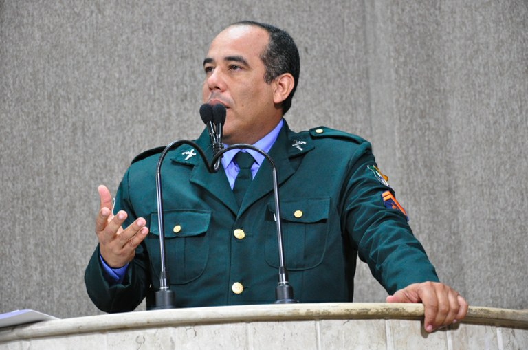 Cabo Amintas cobra cumprimento de convite feito pela secretária de Saúde