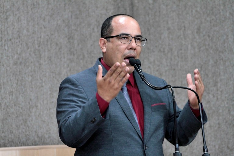 Cabo Amintas critica projeto de desarmamento de militares aposentados