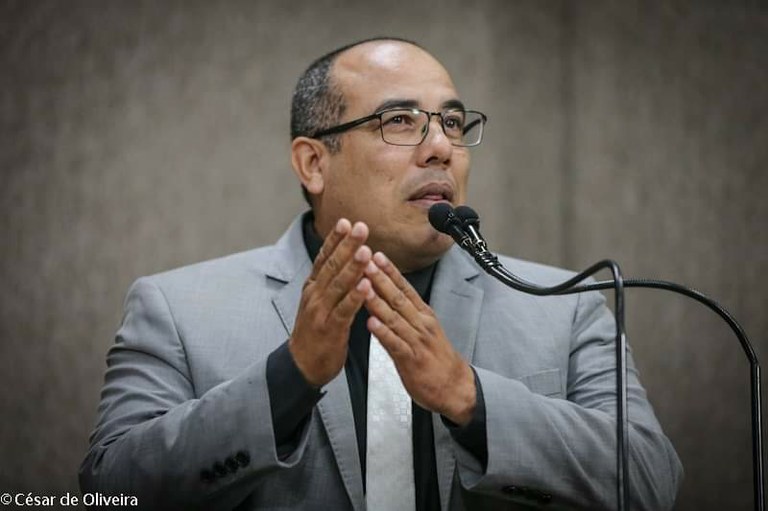 Cabo Amintas defende Bolsonaro das críticas dos petistas e avisa que a compra de votos vai acabar