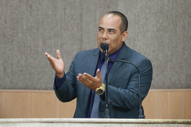 Cabo Amintas denuncia abandono de prédio que abrigava creche no bairro Lamarão