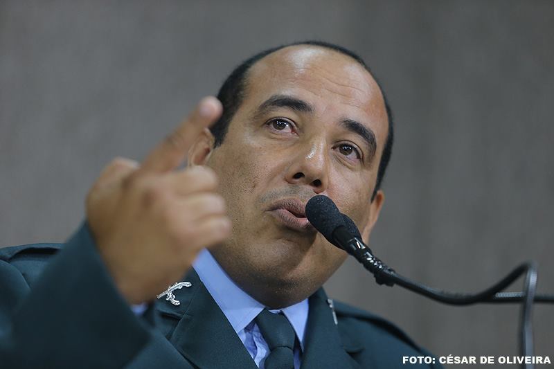 Cabo Amintas denuncia falta de recolhimento do lixo