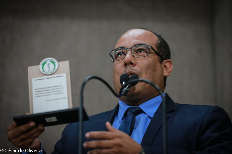 Cabo Amintas é homenageado pelos médicos