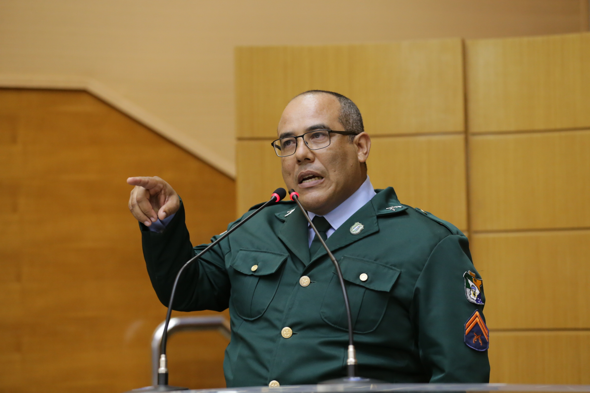  Cabo Amintas fiscaliza empresa que vai reformar o prédio da Câmara