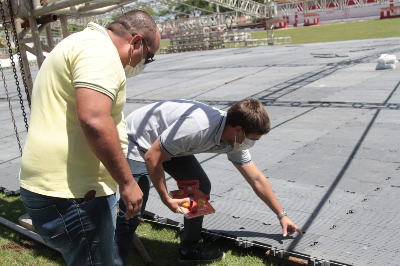Cabo Amintas fiscaliza montagem do Hospital de Campanha de Aracaju