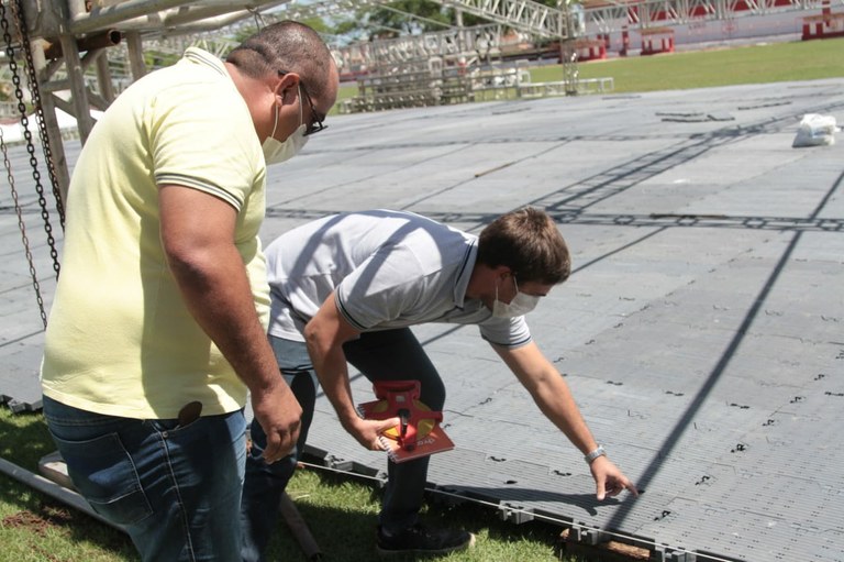 Cabo Amintas fiscaliza montagem do Hospital de Campanha de Aracaju