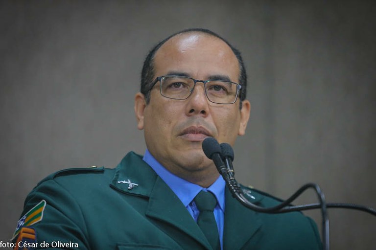 Cabo Amintas lamenta morte da soldado Juliane