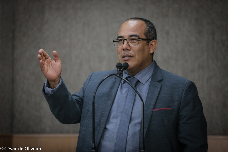 Cabo Amintas pede apoio de vereadores para a regulamentação do serviço de mototaxistas