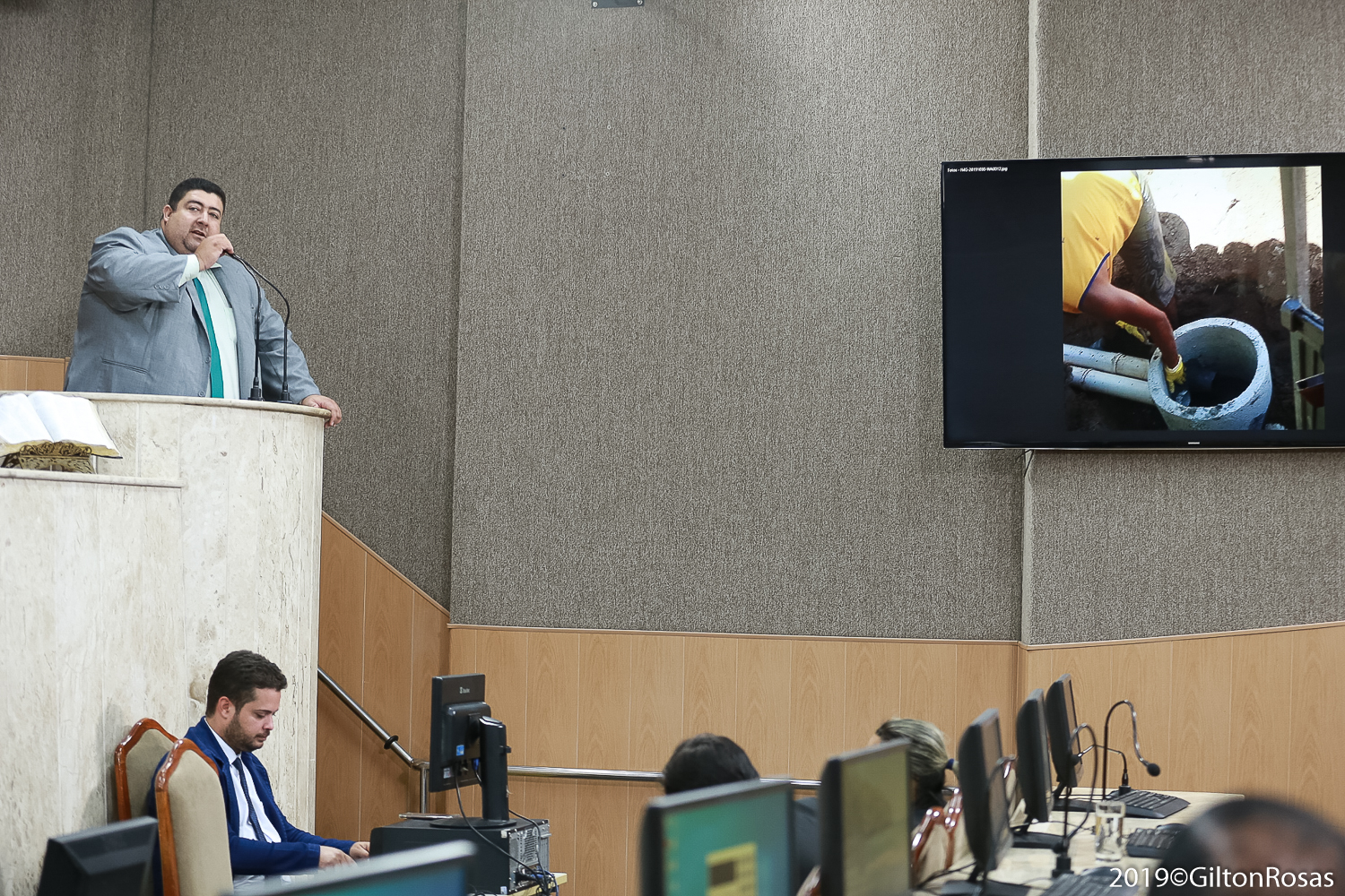 Cabo Didi aponta obras inacabadas e pede celeridade na conclusão no Recanto da Paz