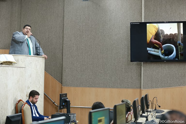 Cabo Didi aponta obras inacabadas e pede celeridade na conclusão no Recanto da Paz