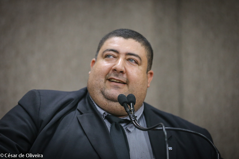 Cabo Didi cobra medidas para recuperação na Praça do Conjunto Costa e Silva 