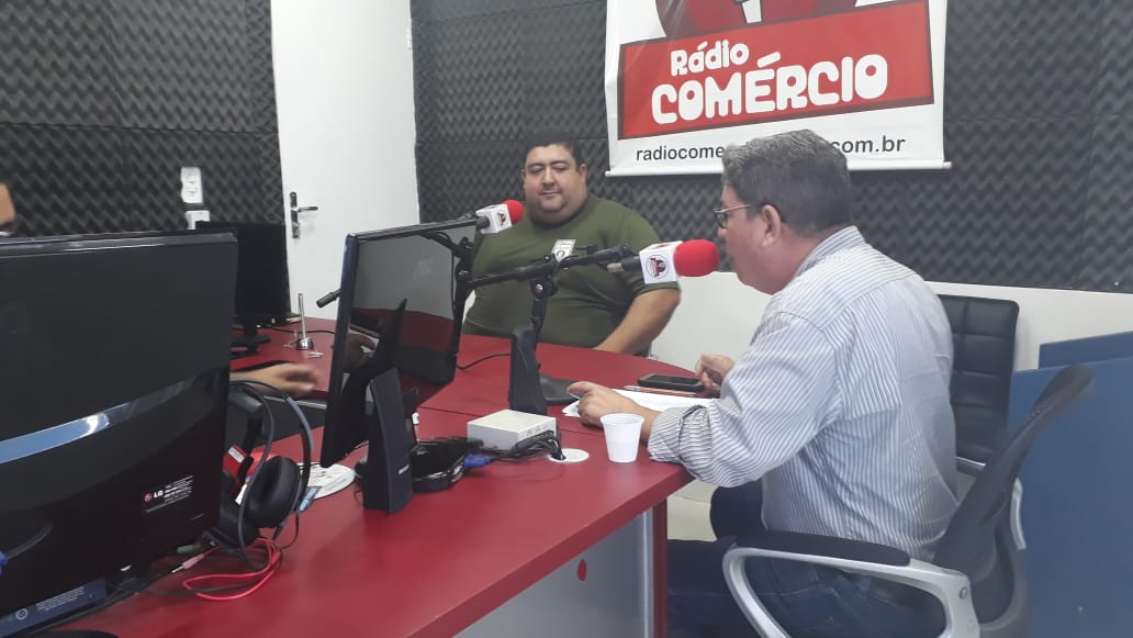 Cabo Didi concede entrevista a rádio e fala sobre projeto "Fumaça Zero"