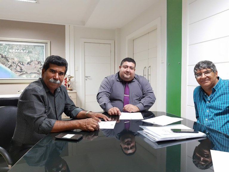 Cabo Didi fez pedido à Emurb para colocação de placas para organizar a cidade