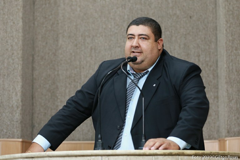 Cabo Didi solicita à SMTT abrigos de ônibus