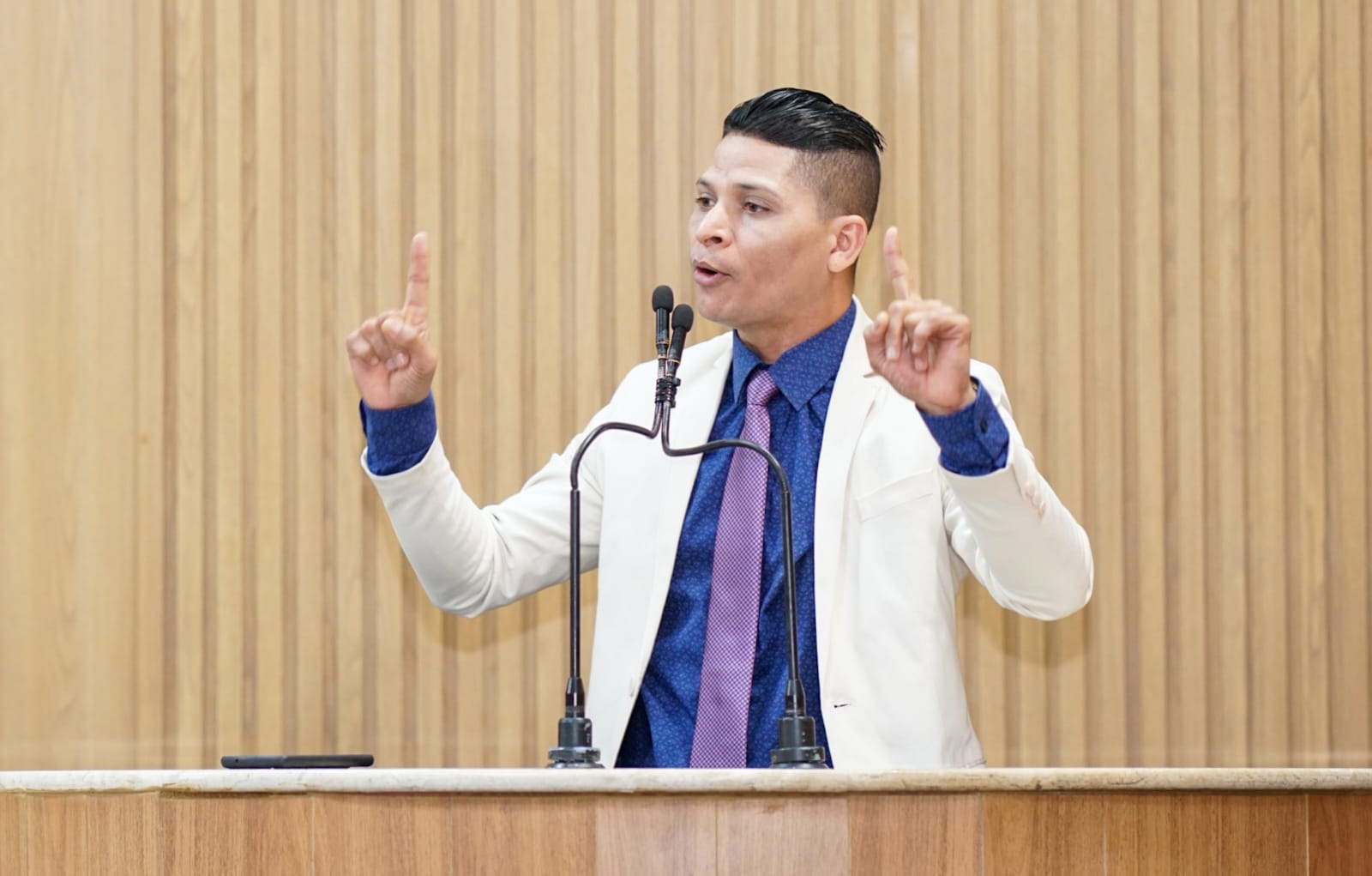  Calçada é destruída na zona norte e Soneca pede punição contra infrator