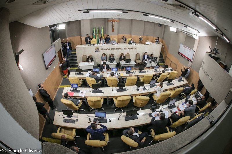 Câmara aprecia 20 proposituras nesta terça