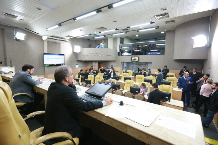 Câmara aprova oito proposituras nesta quinta-feira